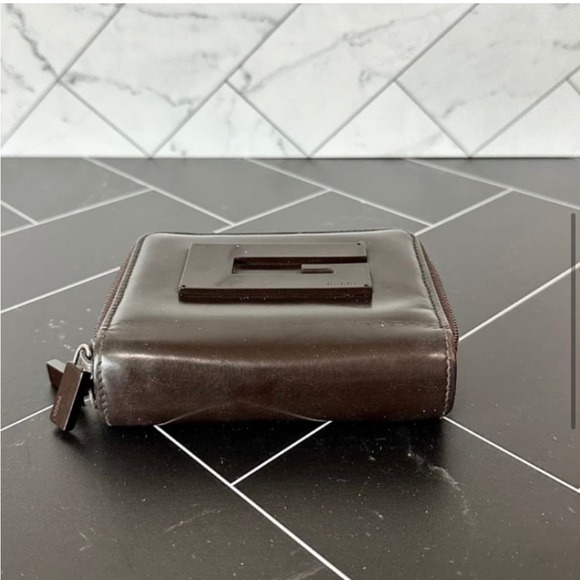 Authentic Vintage Brown Gucci Compact Patent Leather Zip Wallet - Picture 5 of 7